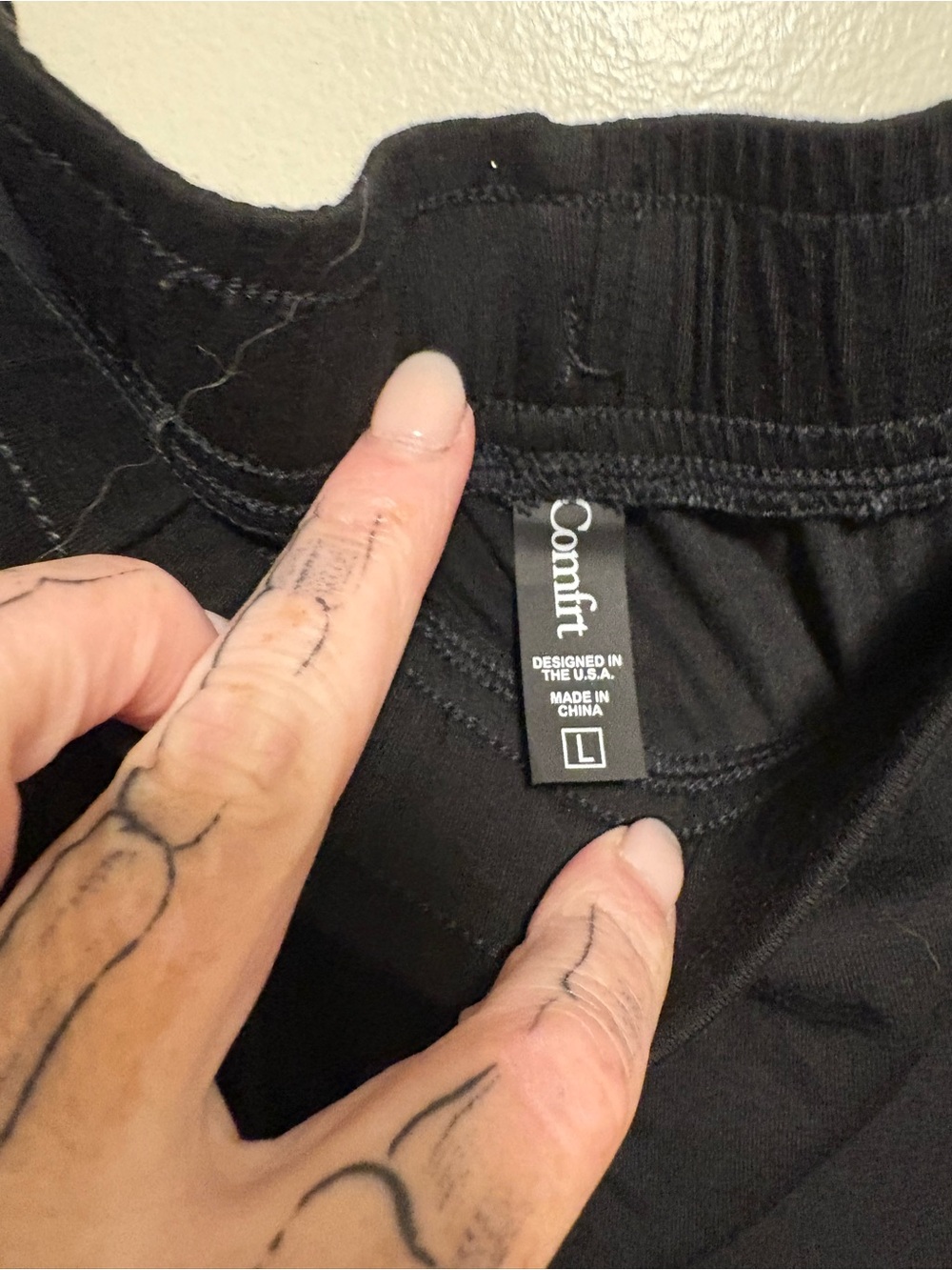 Comfrt Shorts size large - Picture 2 of 3